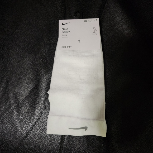 NEW Nike Spark Lightweight Over-The-Calf Compression Running Socks DB5471-100 - Picture 1 of 3